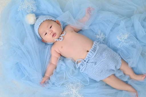 通辽宝宝吐奶频繁怎么回事