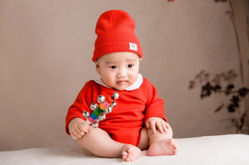 通辽宝宝几个月戴银手镯好 通辽宝宝几个月戴银手镯好